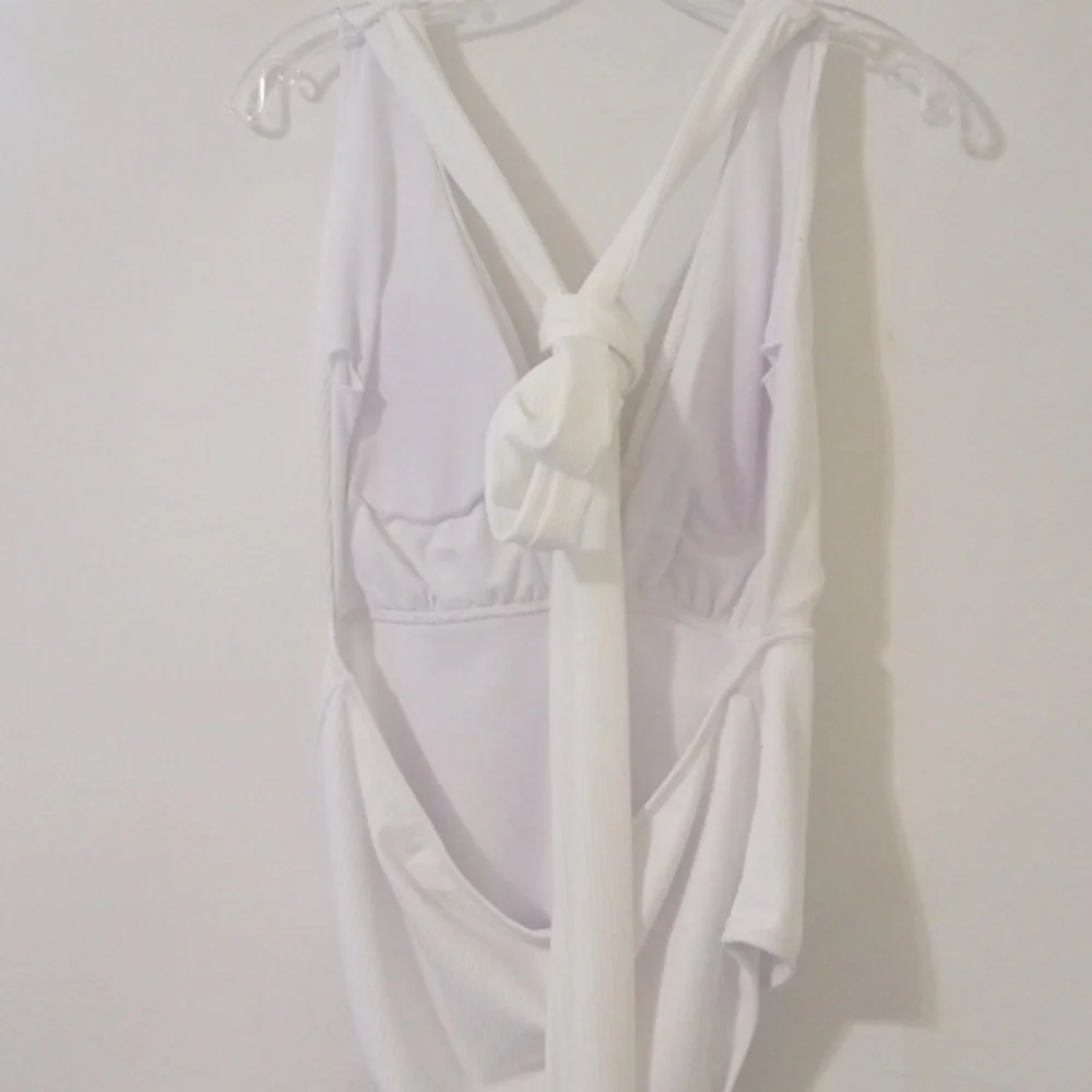 GRECIAN PLUNGE WHITE RIBBED CROSS BACK KNOT TIE ONE PIECE SWIMSUIT  SIZE XXL NWT
